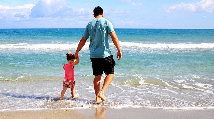 08092018_father_daughter_beach_Pexels