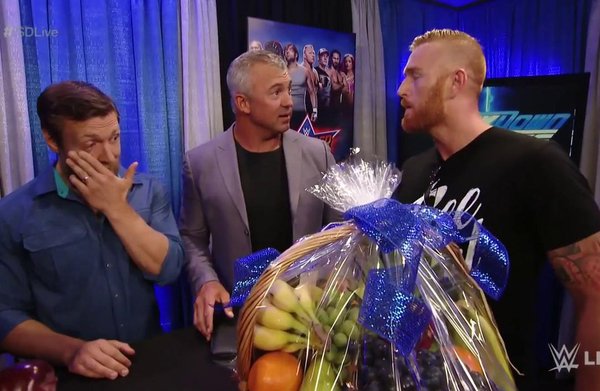 081716_WWE_WWE