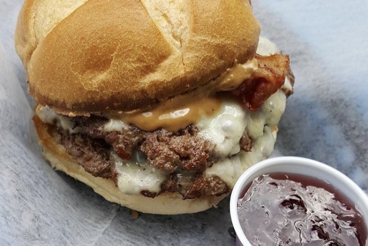 lucky's last chance chopped burger