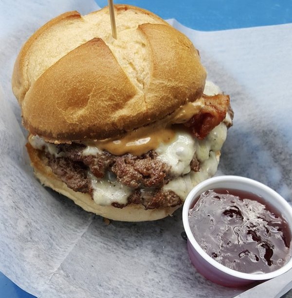 lucky's last chance chopped burger