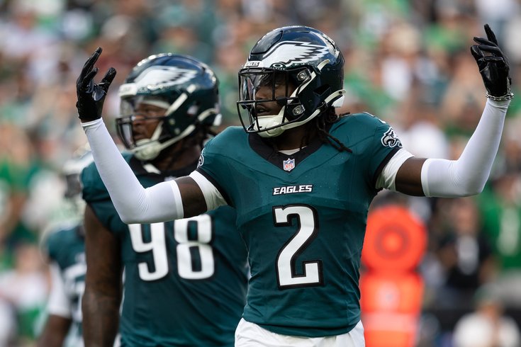 Eagles-Commanders-Riq-Woolen-4_091426