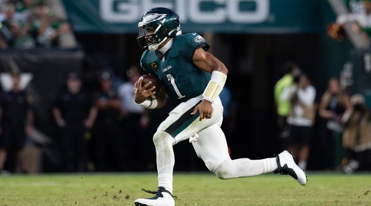 Eagles-Commanders-Jalen-Hurts-scramble-2_091426