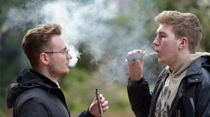 college students vaping