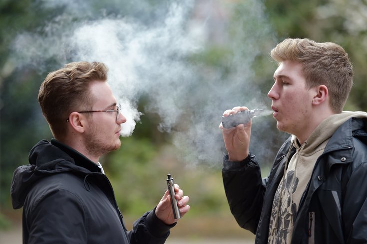 college students vaping