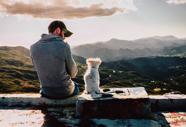 09252018_man_dog_unsplash