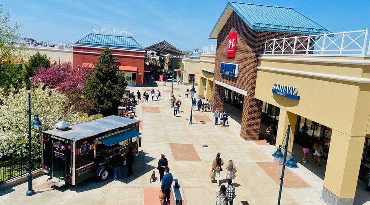 Philadelphia Premium Outlets fall festival
