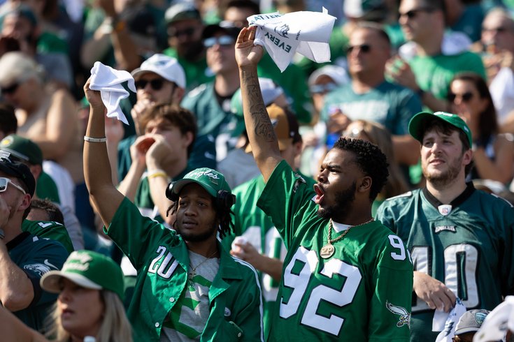 101324_Eagles_fans-3927.jpg