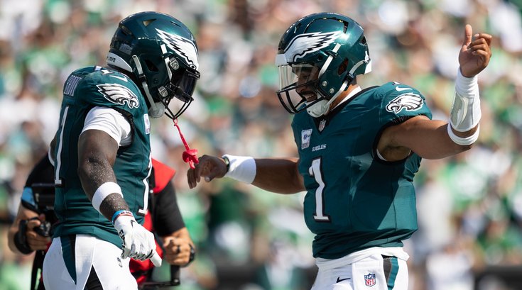 101324_Eagles_Hurts-Brown-4224.jpg