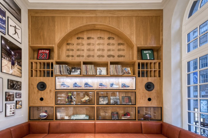 Nike WOF Display New