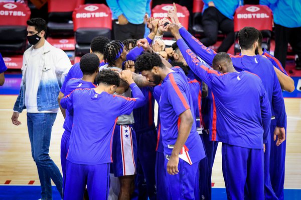 huddle_2_Hornets_Sixers_Frese.jpg