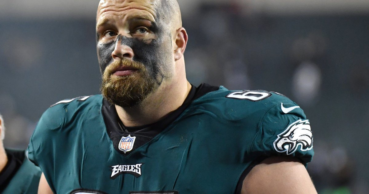 Eagles' Lane Johnson avoids catastrophic knee injury thanks to Linc's