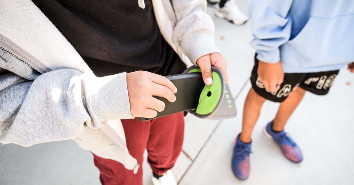 Plainfield NJ school now uses Yondr pouch locks for cell phones