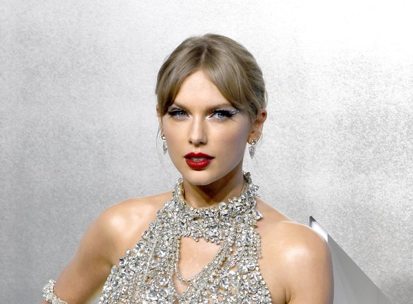 Taylor Swift Midnights interview Jimmy Fallon