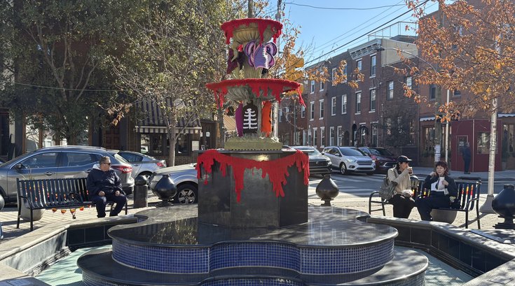 Halloween yarn bombing