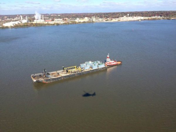 10302015_barge_aground_Delaware_CG