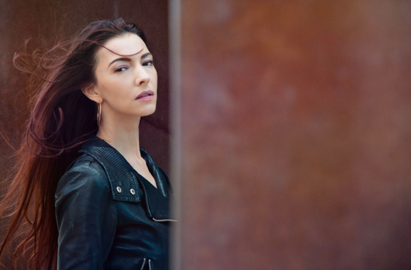 Chrysta Bell 