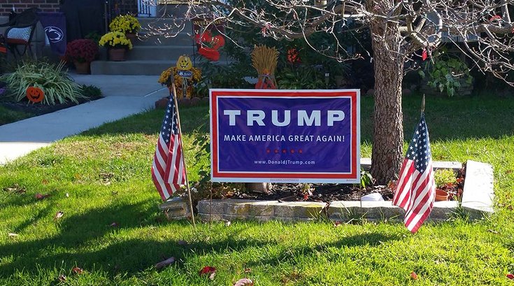 11072016_TrumpSign1_JS