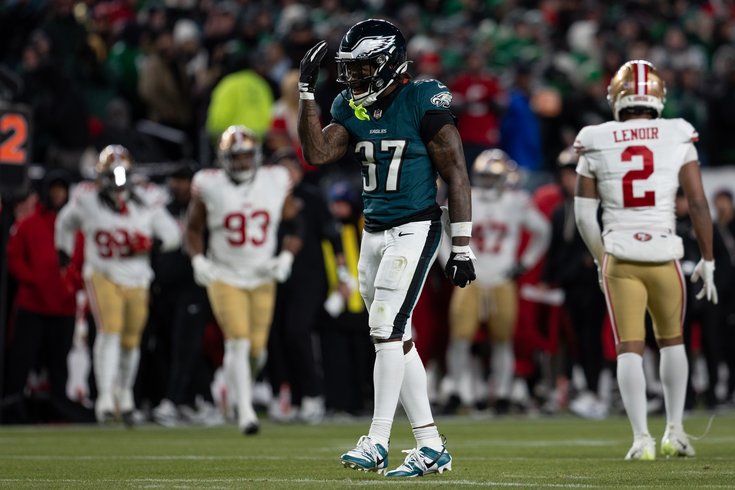 Eaglesv49ers-Tank-Bigsby-2_011126