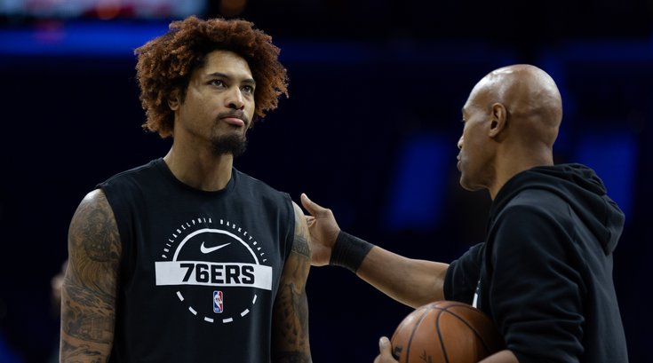 Kelly-Oubre-warmup-Sixers-staff_111125