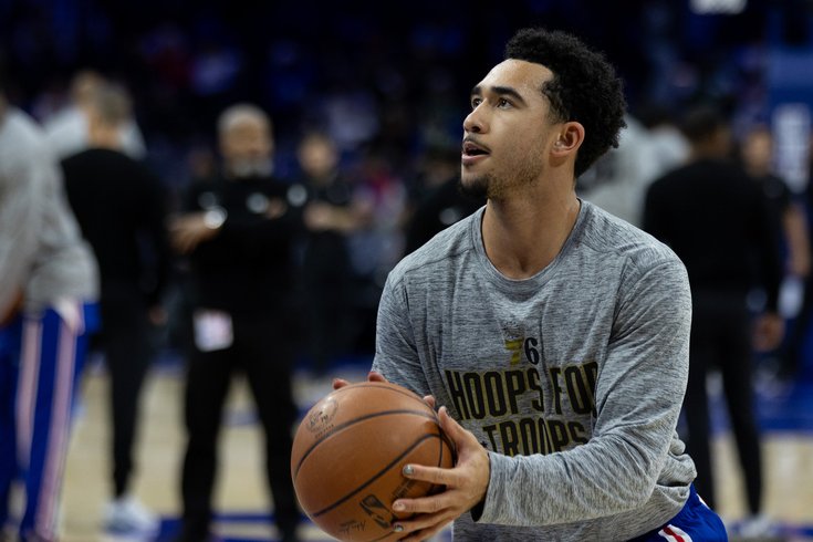 Jared-McCain-warmup-Sixers_111125