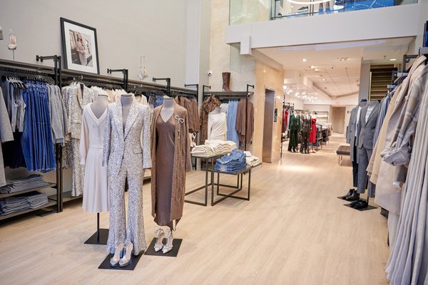 Express Edit Walnut Street Philadelphia