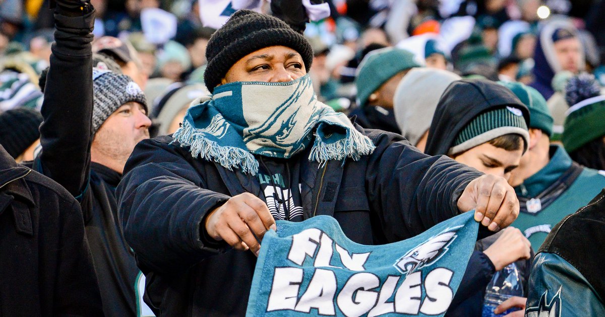 Eagles fans get ready for the last preseason game at the Linc 