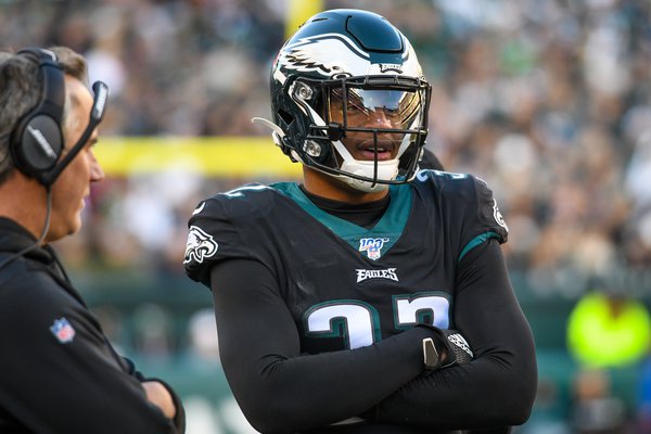 117_11032019_EaglesvsBears_Rasul_Douglas_KateFrese.jpg