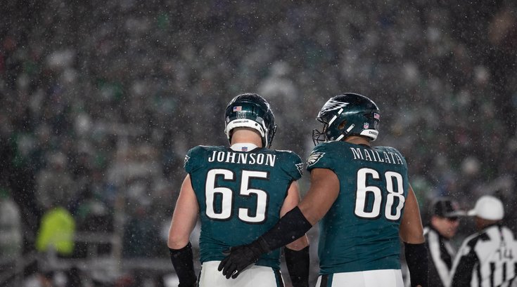 11925_EaglesRams_Lane-Johnson-Jordan-Mailata-tackles-4959.jpg