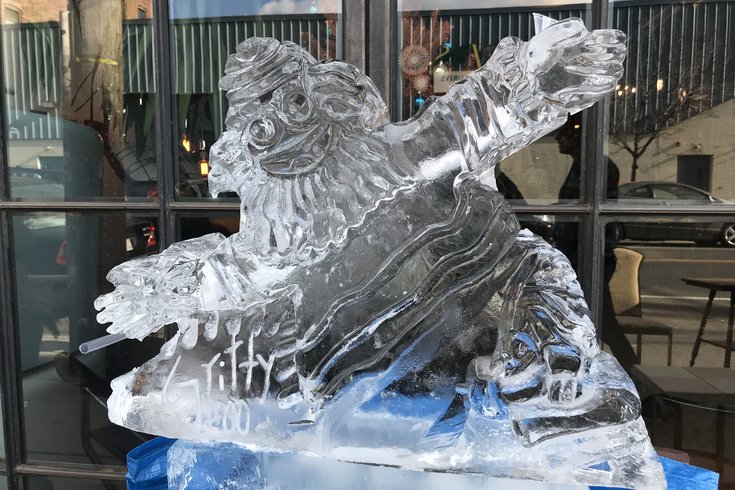Gritty ice sculpture