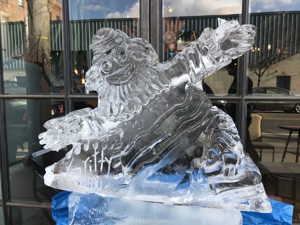 Gritty ice sculpture