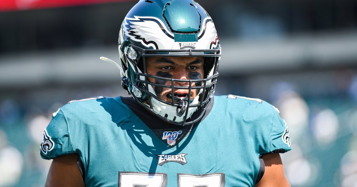 Philadelphia Eagles linemen belt holiday hits on 'Philly Special