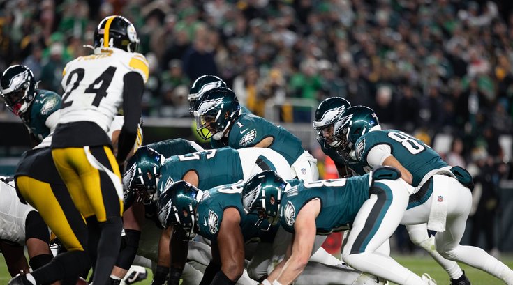 121524_EaglesSteelers_tush-push-Jalen-Hurts-0890.jpg