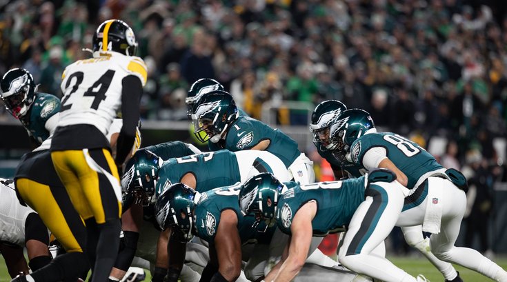 121524_EaglesSteelers_tush-push-Jalen-Hurts-0890.jpg