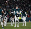 121524_EaglesSteelers_Tanner-McKee-1028.jpg