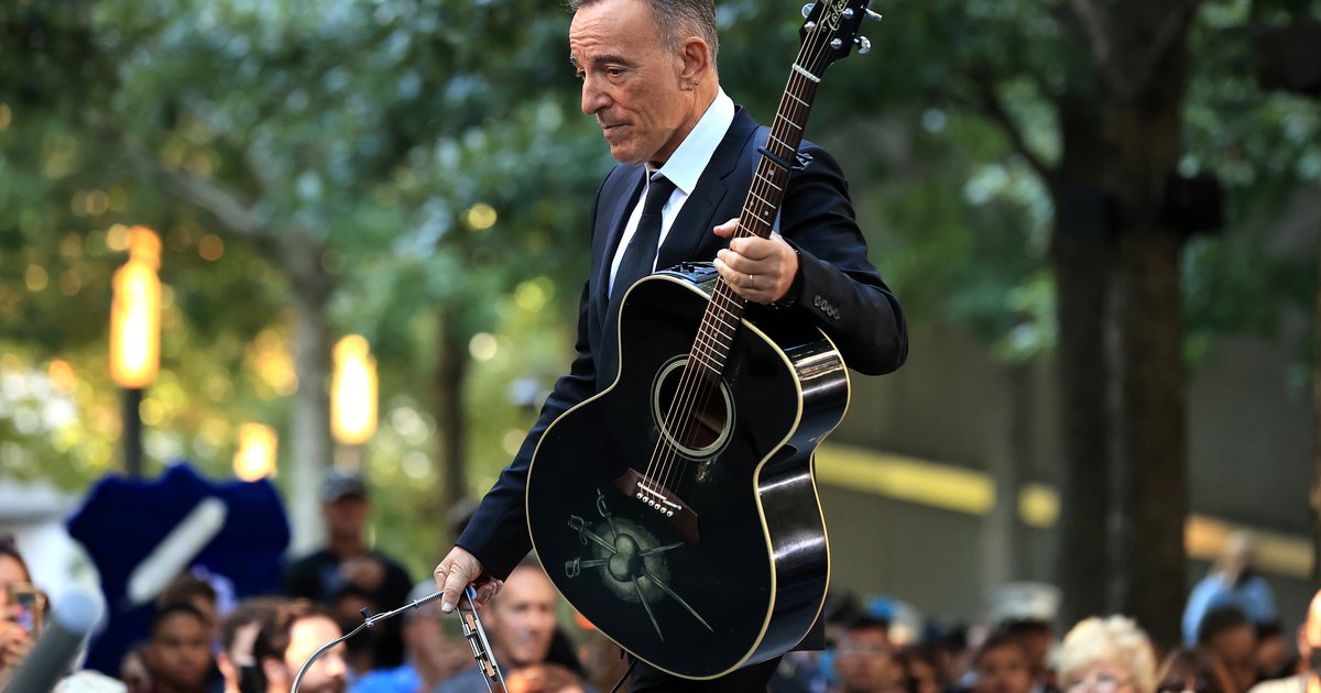 Bruce Springsteen sells song catalog, publishing rights to Sony for