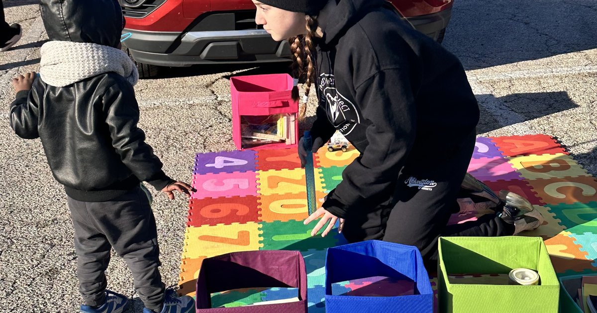 Abington teen starts 'little library' to help children of people experiencing homelessness and addiction