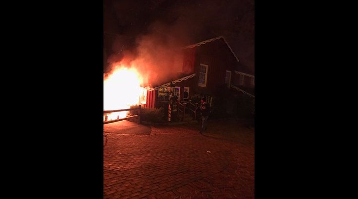 122016_peddlers_fire