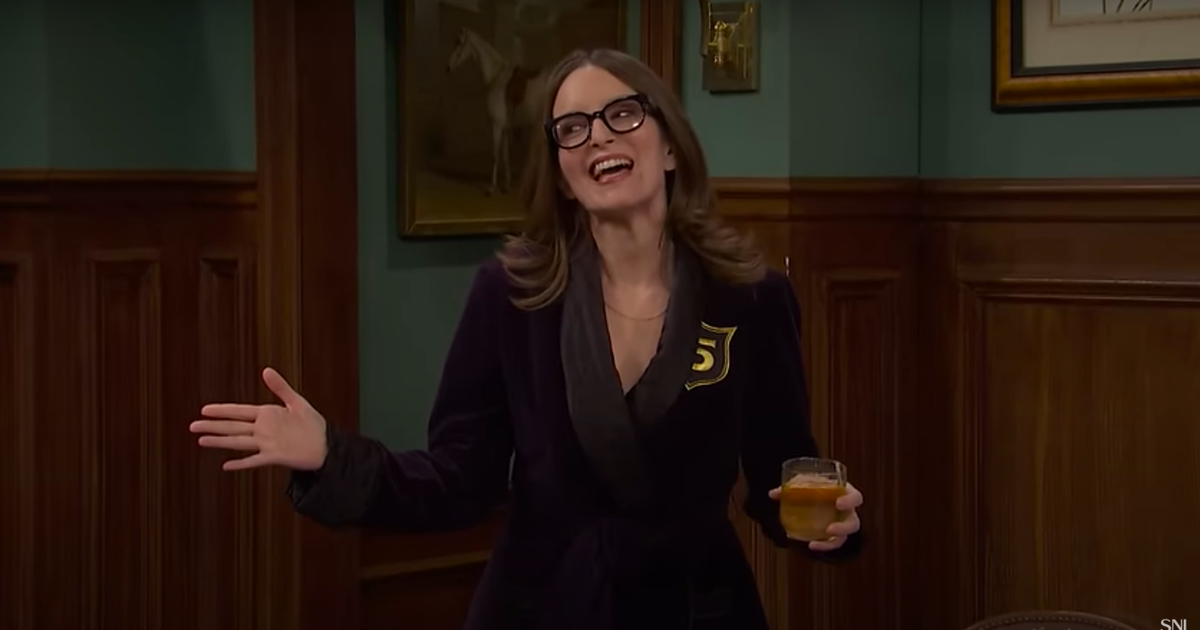 Tina Fey returns to 'Saturday Night Live' to help induct Martin Short into Five-Timers club