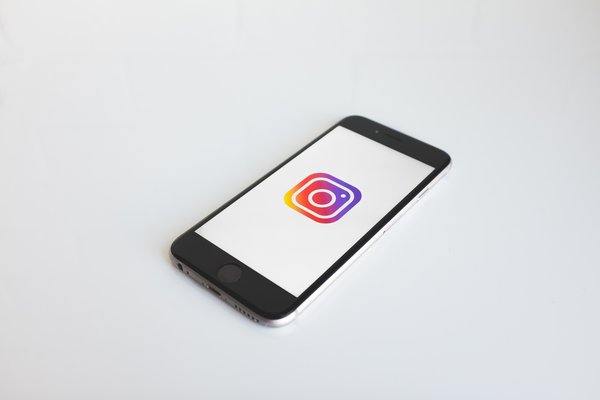 instagram update side scroll