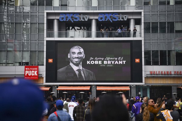 Kobe bryant mourners staples center