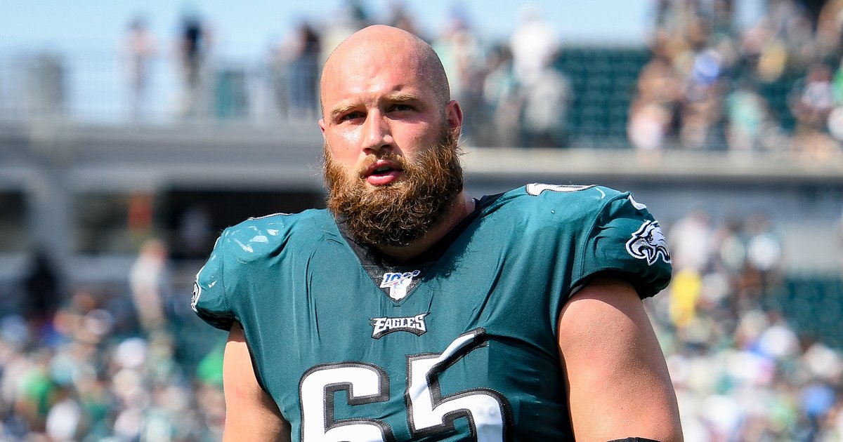 Reports: Eagles RT Lane Johnson to put off surgery