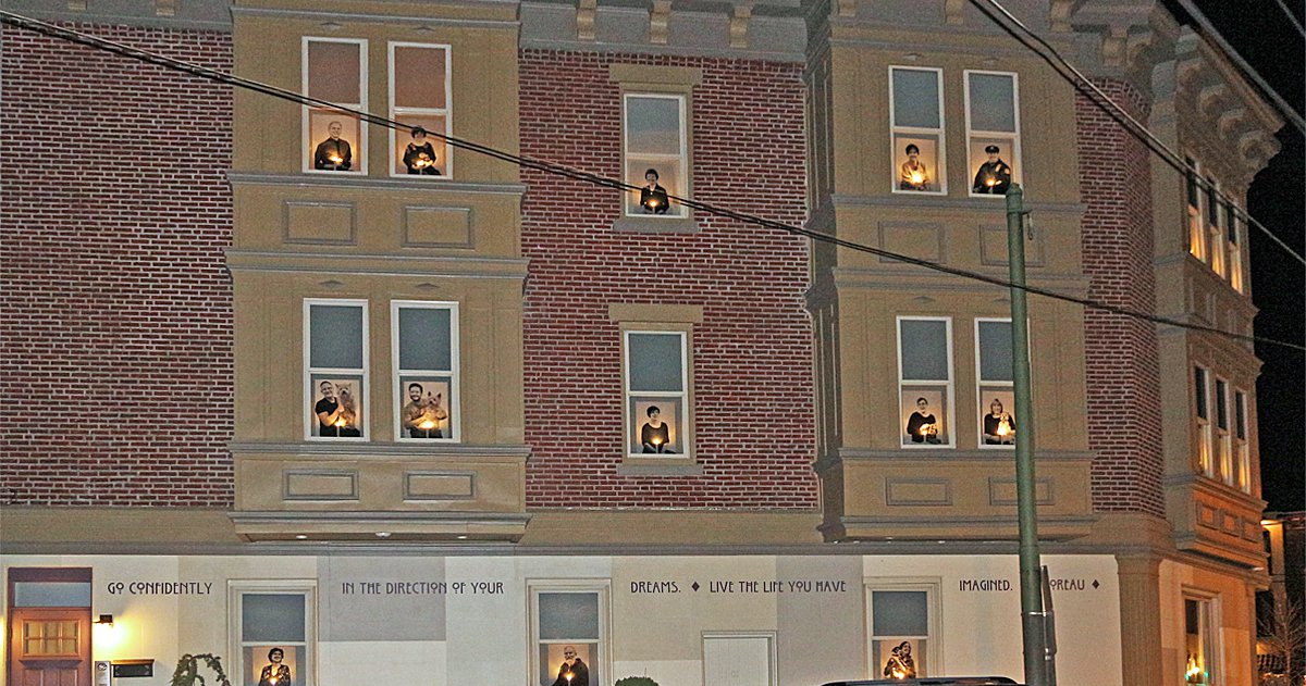 Window display on East Passyunk Avenue pays tribute to essential workers - Vimarsana News