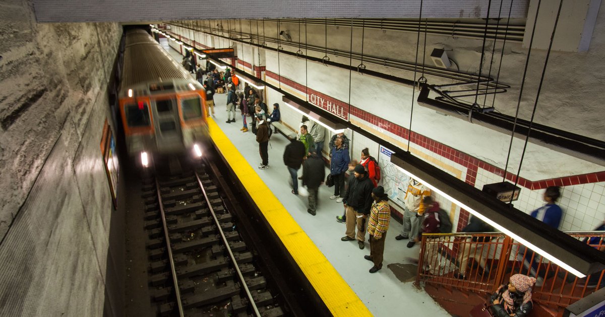 SEPTA offers free Broad Street Line rides from Eagles games - CBS