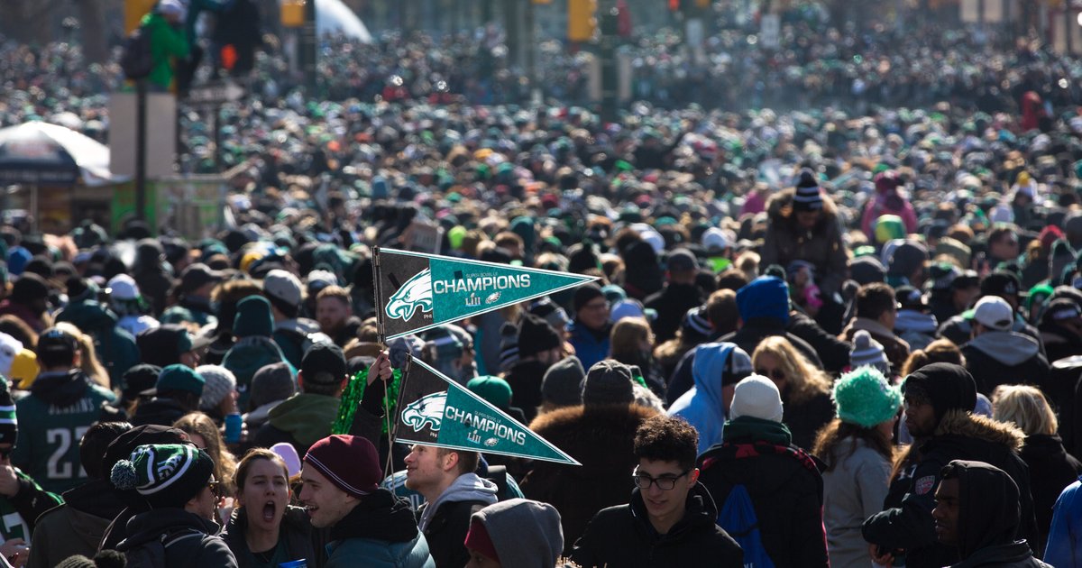 Eagles fan scatters father's ashes at Super Bowl parade | PhillyVoice