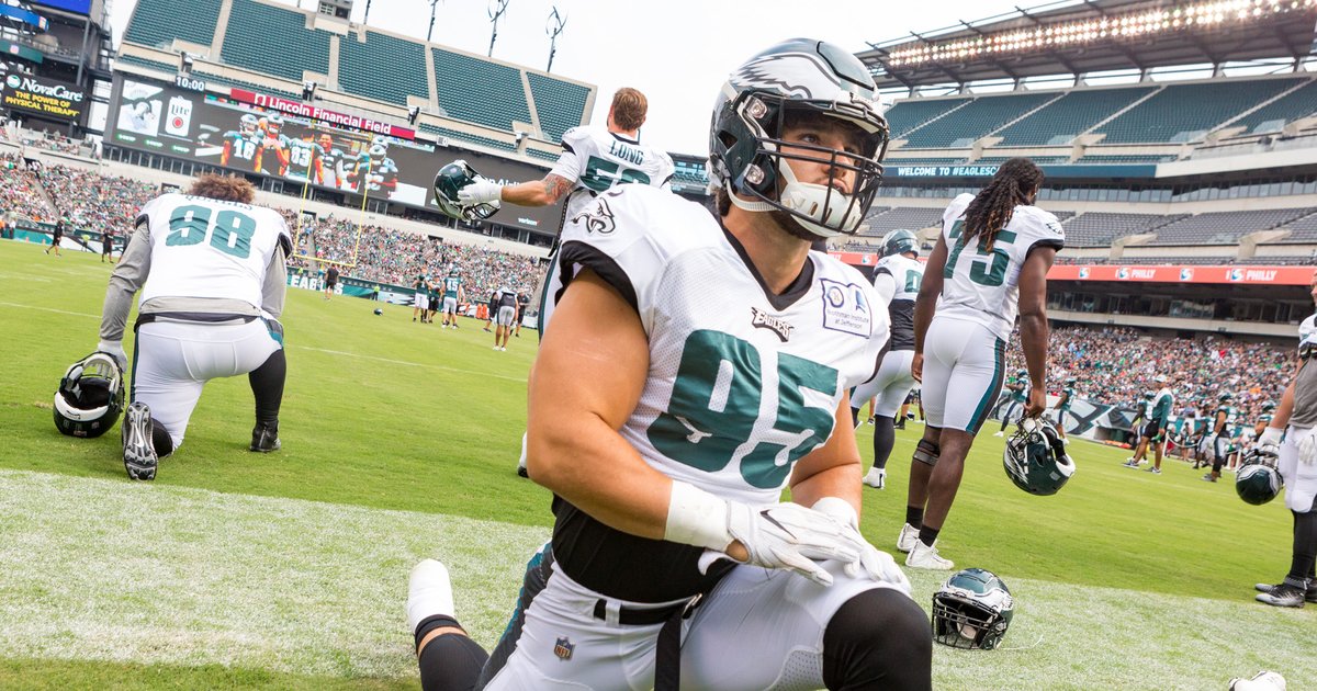 Eagles 2023 training camp practice notes, Day 7: Sloppy night in front of  the fans