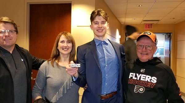 Carter Hart's parents experienced Flyers' debut with him: 'With all of the  pacing I did tonight, I'll probably be more tired than Carter tomorrow
