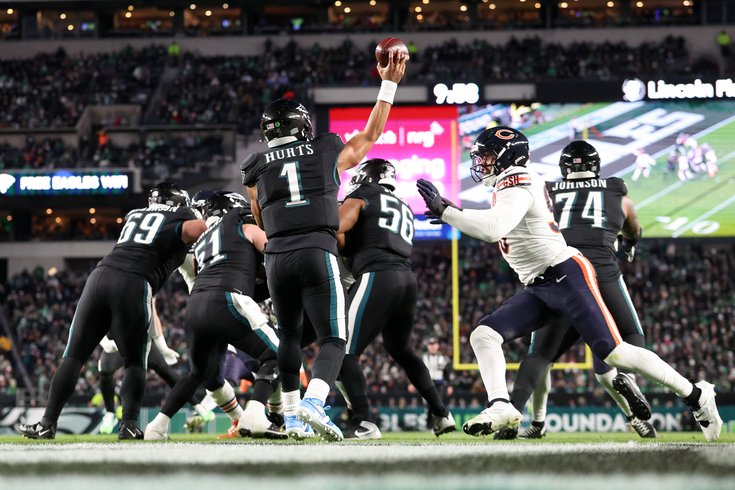 2025-11-28T221559Z_574797367_MT1USATODAY27695287_RTRMADP_3_NFL-CHICAGO-BEARS-AT-PHILADELPHIA-EAGLES.JPG