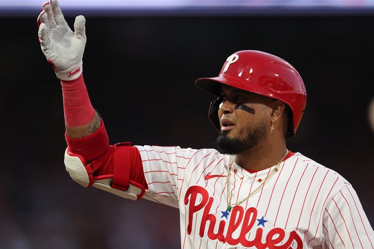 Phillies-Luis-Arráez-stay-go_100826