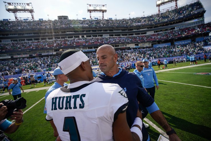 2026-09-20T212124Z_1264912114_MT1USATODAY29875813_RTRMADP_3_TENNESSEE-TITANS-COACH-ROBERT-SALEH-GREETS-PHILADELPHIA.JPG