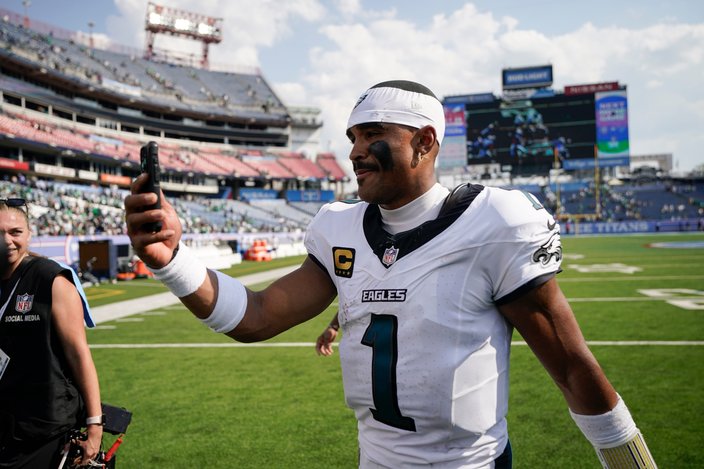 Jalen Hurts vs. Titans, тиждень 2